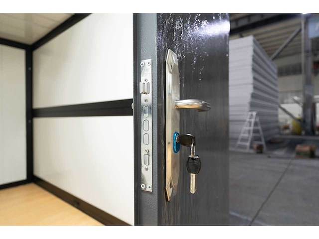 Rhino-houses 1160x250x239 cm 29 m2 mobiele woonunit / tiny house - afbeelding 39 van  40