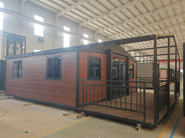 Rhino houses 20ft balcony donker houttiny house - afbeelding 16 van  22