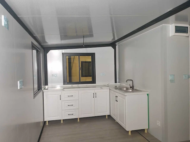 Rhino houses 20ft balcony zwart tiny house - afbeelding 16 van  22