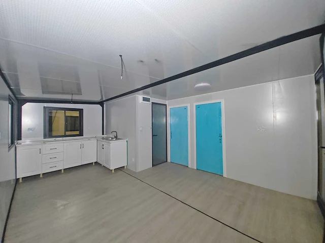 Rhino houses 20ft balcony zwart tiny house - afbeelding 17 van  22