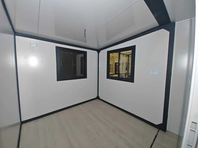 Rhino houses 20ft balcony zwart tiny house - afbeelding 22 van  22