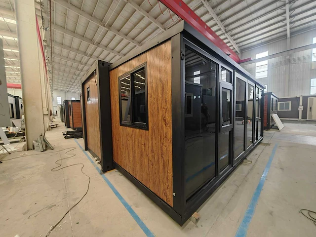Rhino houses 20ft hout glazen wand tiny house - afbeelding 22 van  24