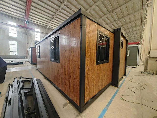 Rhino houses 20ft hout glazen wand tiny house - afbeelding 24 van  24