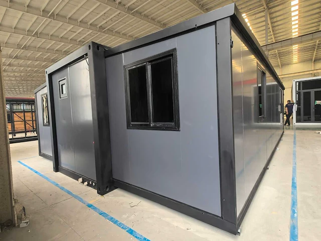 Rhino houses 30ft zwart tiny house - afbeelding 24 van  26