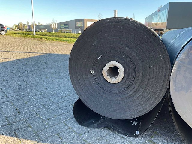 Rhinomat - 2019 - 1000 - rol versterkte composiet geomembraan - afbeelding 2 van  5