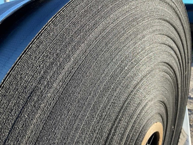 Rhinomat - 2019 - 1000 - rol versterkte composiet geomembraan - afbeelding 2 van  5