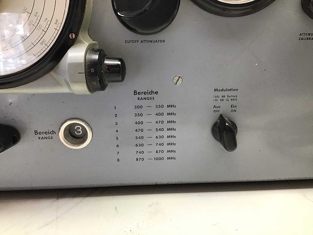 Rhode & schwarz uhf-mess sender 300 signaal generator - afbeelding 4 van  7