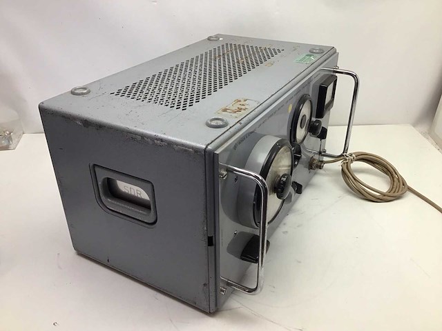 Rhode & schwarz uhf-mess sender 300 signaal generator - afbeelding 5 van  7