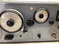 Rhode & schwarz uhf-mess sender 300 signaal generator - afbeelding 7 van  7