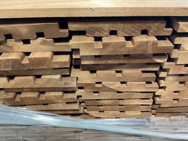 Rhombusprofielplank rib3 ayous thermowood 300x14,5x2,2 cm (28x) - afbeelding 1 van  4