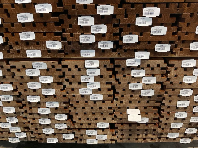 Rhombusprofielplank rib5 ayous thermowood 395x13,8x2,1 cm (25x) - afbeelding 6 van  8
