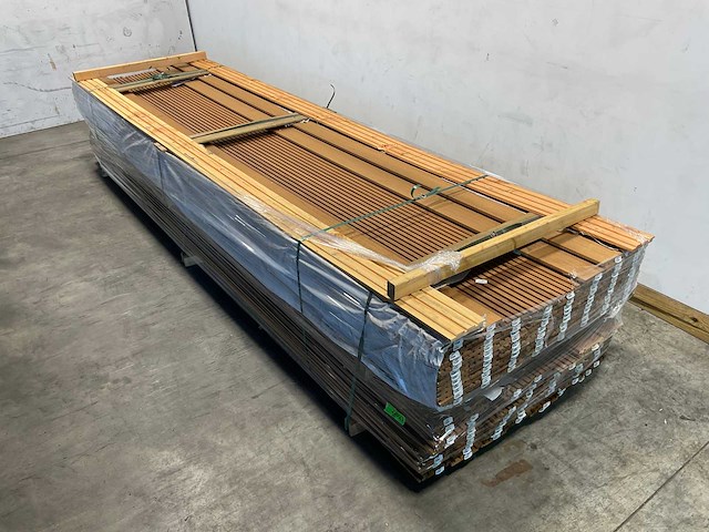 Rhombusprofielplank rib5 ayous thermowood 395x13,8x2,1 cm (30x) - afbeelding 1 van  6