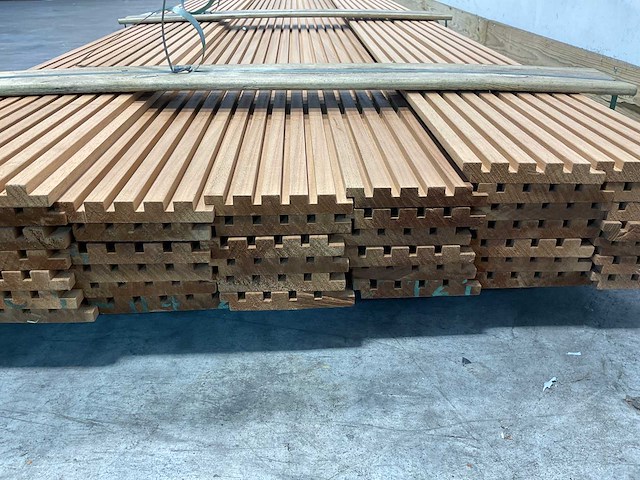 Rhombusprofielplank rib5 ayous thermowood 420x13,8x2,1 cm (15x) - afbeelding 5 van  5