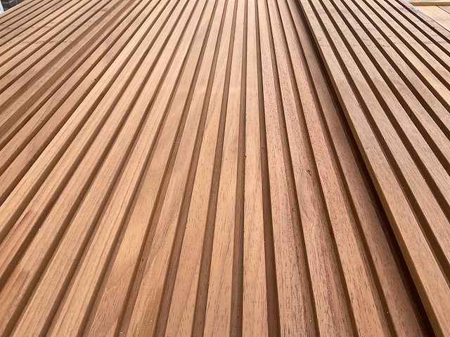 Rhombusprofielplank rib5 ayous thermowood 420x13,8x2,1 cm (25x) - afbeelding 2 van  3