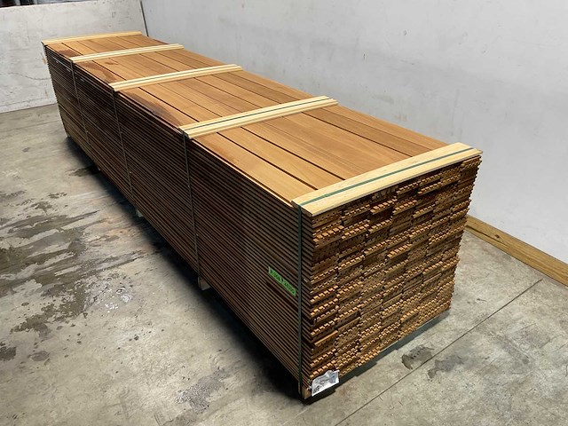 Rhombusprofielplank rib5 ayous thermowood 420x13,8x2,1 cm (25x) - afbeelding 1 van  8
