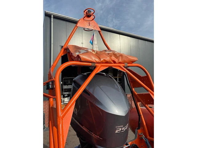 Rib-boot met yamaha 250 pk buitenboordmotor, avon, sr6, op tth easyroller bootrailer - afbeelding 9 van  45