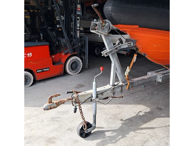 Rib-boot met yamaha 250 pk buitenboordmotor, avon, sr6, op tth easyroller bootrailer - afbeelding 11 van  45