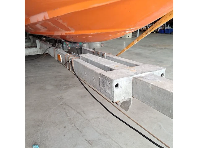 Rib-boot met yamaha 250 pk buitenboordmotor, avon, sr6, op tth easyroller bootrailer - afbeelding 21 van  45