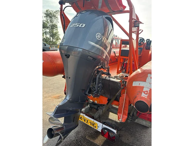 Rib-boot met yamaha 250 pk buitenboordmotor, avon, sr6, op tth easyroller bootrailer - afbeelding 41 van  45