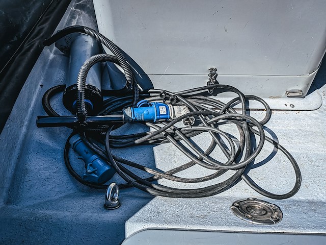 Rib boot, narwhal, hd 580, met buitenboordmotor, honda bf100 op boottrailer, pega 1150 - afbeelding 13 van  54