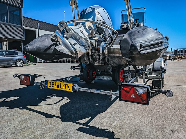 Rib boot, narwhal, hd 580, met buitenboordmotor, honda bf100 op boottrailer, pega 1150 - afbeelding 43 van  54