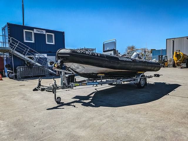 Rib boot, narwhal, hd 580, met buitenboordmotor, honda bf100 op boottrailer, pega 1150 - afbeelding 52 van  54