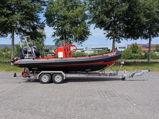 Rib boot, parker, 630, met buitenboordmotor, mercury verado, op trailer, damco dk 2400 - afbeelding 12 van  48