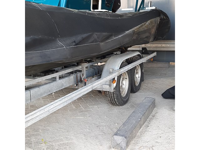 Rib rubberboot met volvo penta d4 260 en pega zb3500 trailer, duarry, cormoran730fb, 2007 - afbeelding 39 van  48