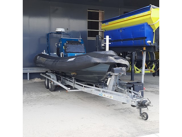 Rib rubberboot met volvo penta d4 260 en pega zb3500 trailer, duarry, cormoran730fb, 2007 - afbeelding 34 van  48