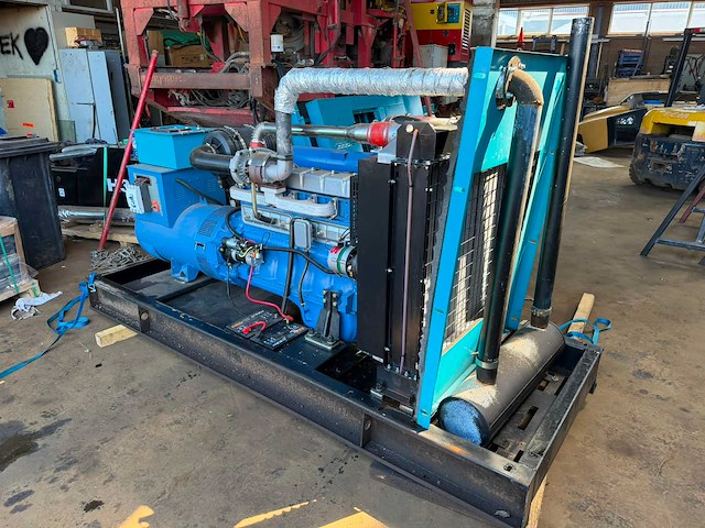 Ricardo 200 kva (160kw) noodstroomaggregaat - afbeelding 4 van  7