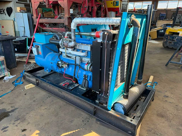 Ricardo 200 kva (160kw) noodstroomaggregaat - afbeelding 4 van  7