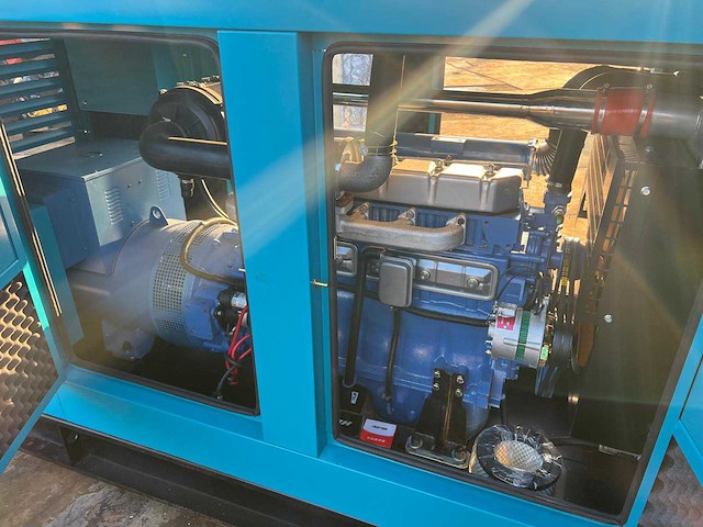 Ricardo gf-120 150kva ( 120kw ) 3 phase silent noodstroomaggregaat - afbeelding 5 van  6