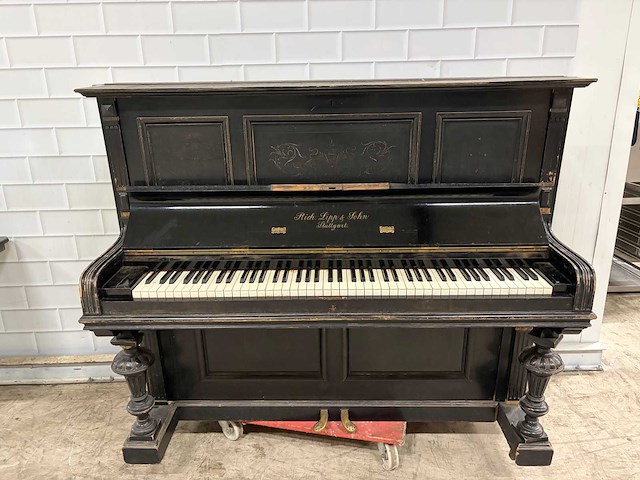 Richlipp&lohn stuttgart - houten piano - afbeelding 1 van  8