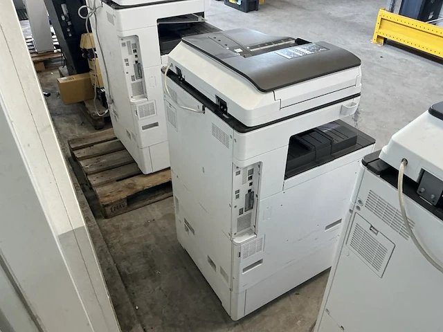 Ricoh im c2000 multifunctional printer - afbeelding 3 van  5