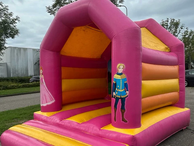 Ridders en prinsessen springkussen - afbeelding 1 van  9