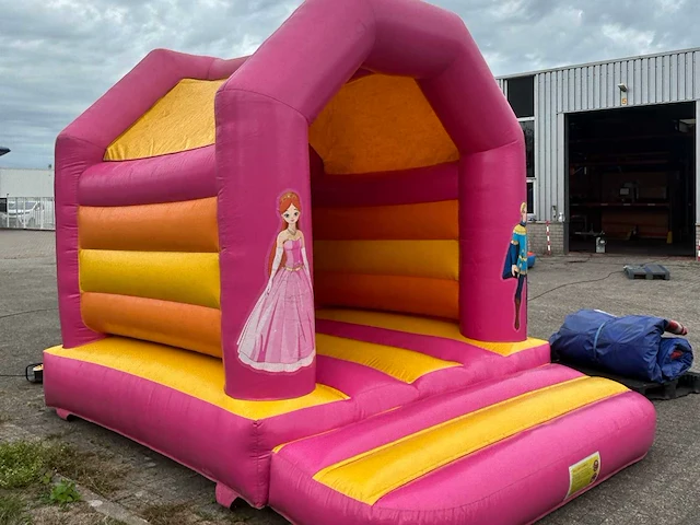 Ridders en prinsessen springkussen - afbeelding 2 van  9
