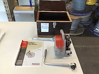 Ridged 915 handbediende rolgroefmachine - afbeelding 1 van  5
