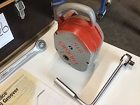 Ridged 915 handbediende rolgroefmachine - afbeelding 2 van  5