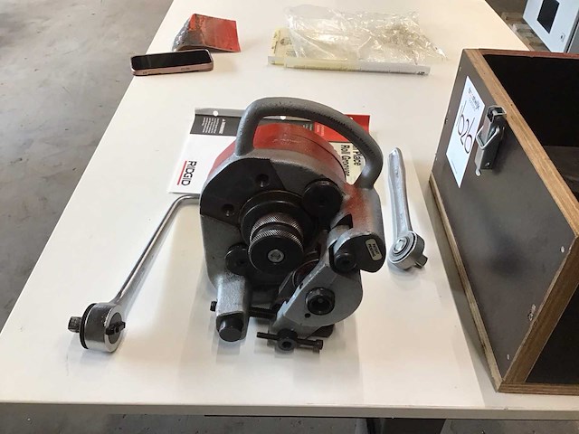 Ridged 915 handbediende rolgroefmachine - afbeelding 3 van  5