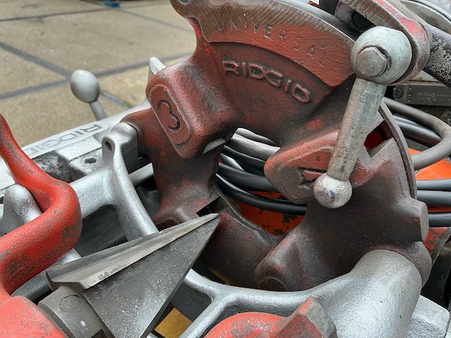 Ridgid - 535 - industriële pijpdraadsnijmachine op verrijdbaar onderstel - afbeelding 8 van  17