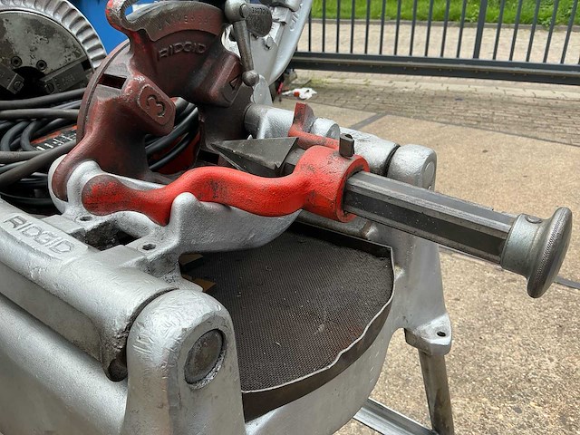 Ridgid - 535 - industriële pijpdraadsnijmachine op verrijdbaar onderstel - afbeelding 16 van  17