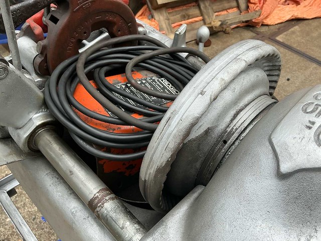Ridgid - 535 - industriële pijpdraadsnijmachine op verrijdbaar onderstel - afbeelding 6 van  17