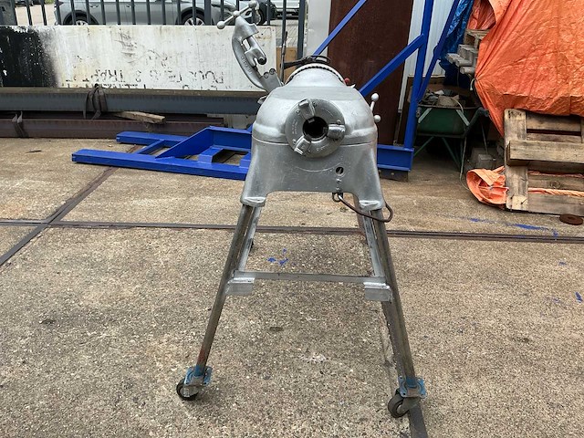 Ridgid - 535 - industriële pijpdraadsnijmachine op verrijdbaar onderstel - afbeelding 10 van  17