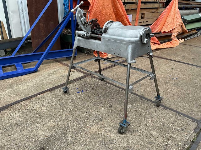 Ridgid - 535 - industriële pijpdraadsnijmachine op verrijdbaar onderstel - afbeelding 11 van  17