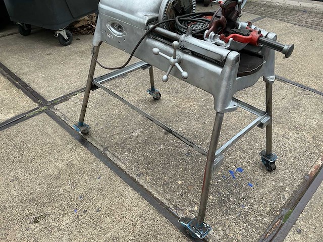 Ridgid - 535 - industriële pijpdraadsnijmachine op verrijdbaar onderstel - afbeelding 15 van  17