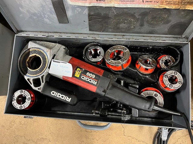 Ridgid - model 600 - draadsnijmachine met 7 draadsnijkoppen - afbeelding 2 van  6