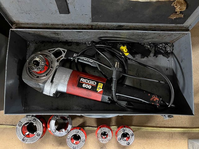 Ridgid - model 600 - draadsnijmachine met draadsnijkoppen (2x) - afbeelding 2 van  7