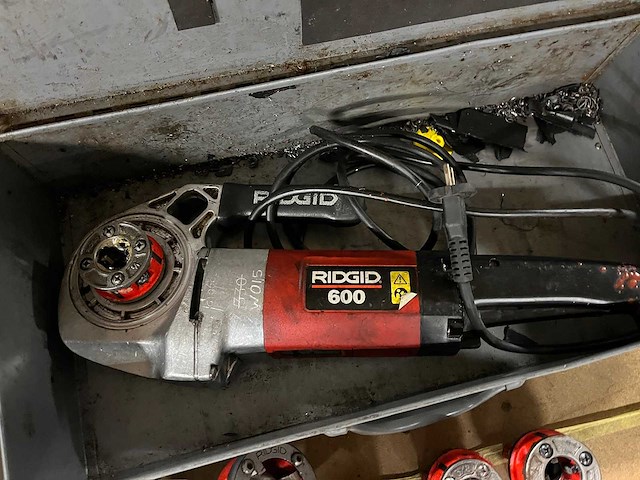 Ridgid - model 600 - draadsnijmachine met draadsnijkoppen (2x) - afbeelding 5 van  7