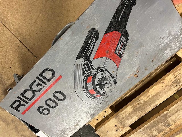 Ridgid - model 600 - draadsnijmachine - afbeelding 3 van  4