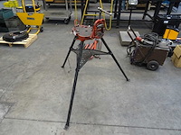 Ridgid - no 40 a tristand - pionierwerkbank met openslaande pijpenklem - afbeelding 1 van  3